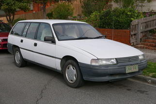  Commodore Модел T 1993-1997